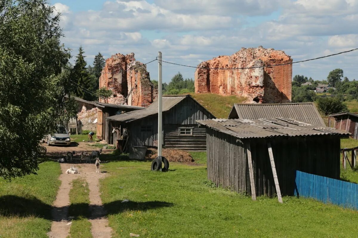 Г красный холм Тверской области. Деревня красный холм. Деревня красный холм Тверская область. Красный холм Тверская область 2021.