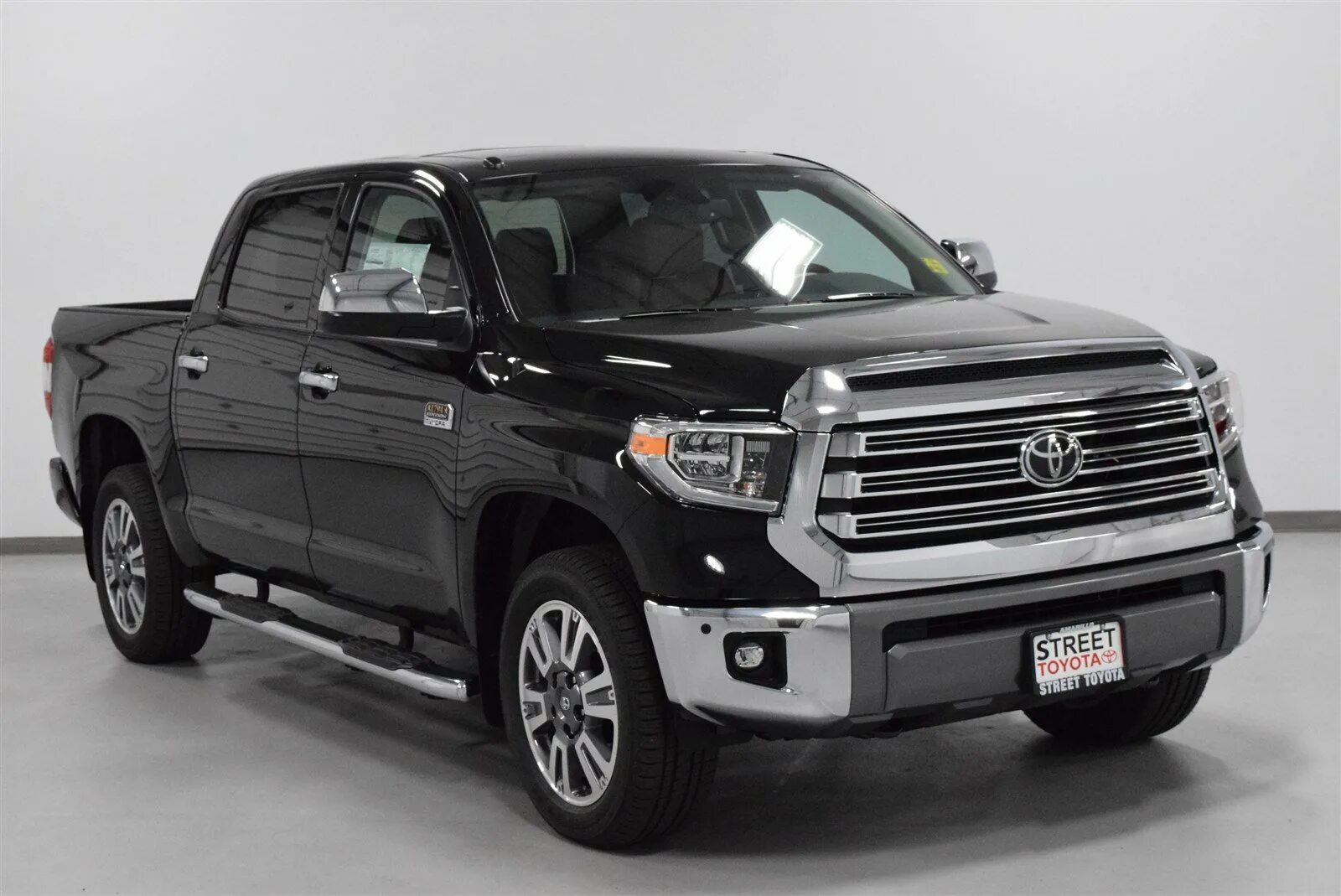 Тундра стоит. Toyota tundra. новая тойота тундра. тойота тундра 1794 edition 2018. toyota tundra в новом кузове.