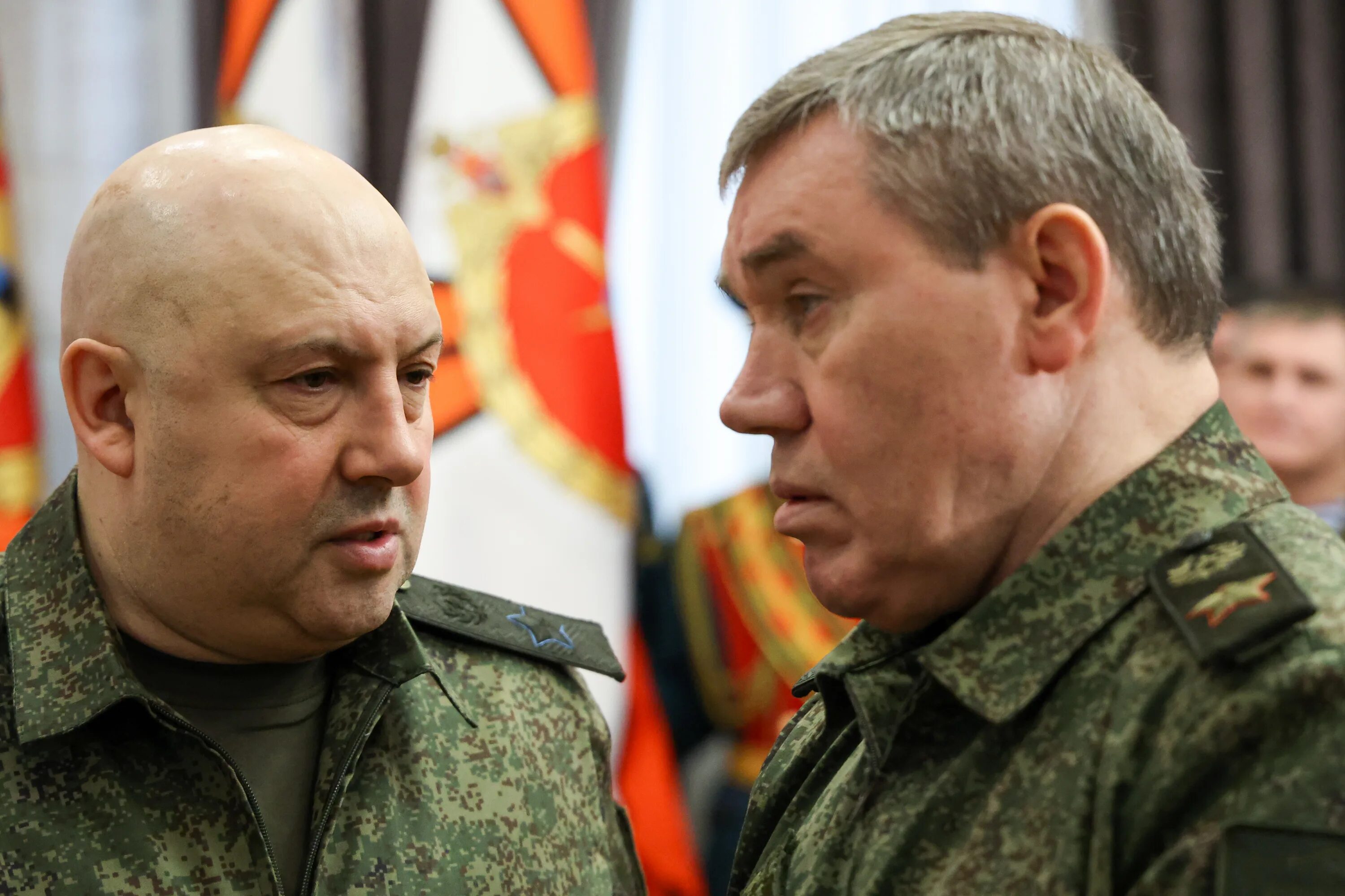 Командование специальной военной операцией. Герасимов и Суровикин. Шойгу Герасимов Суровикин.