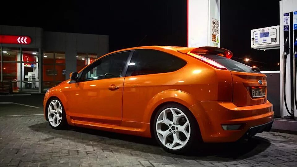 Ст тюнинг. Фокус 2 St. Ford Focus St 2 rest. Ford Focus 2 St RS. Ford Focus 2 St диски.