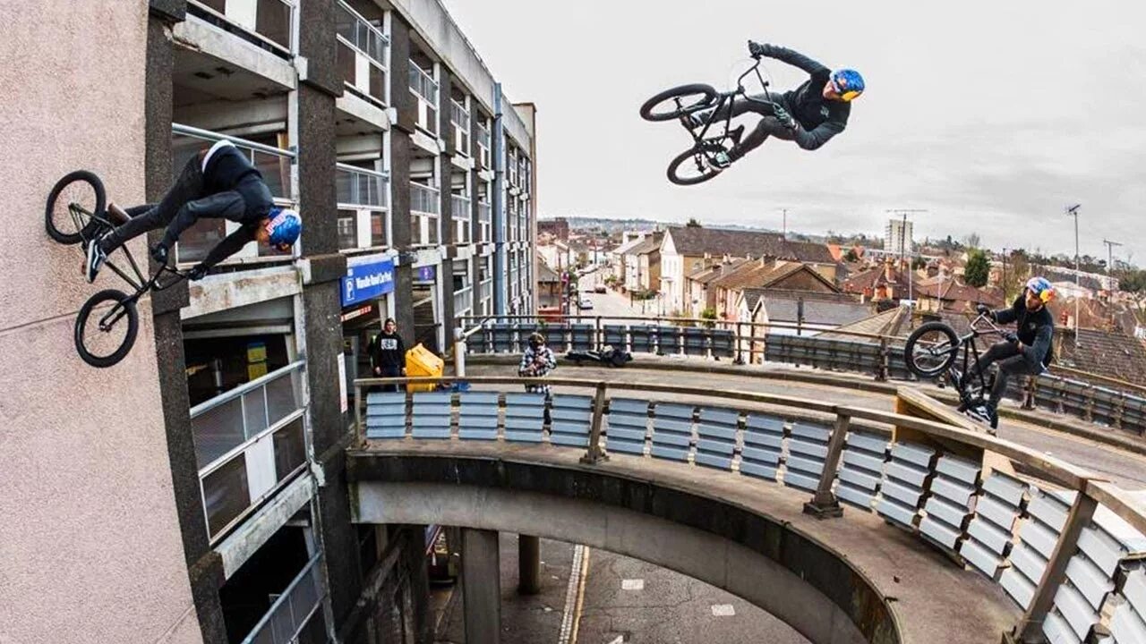 Трюк летающий велосипедист. ВОЛРАЙД на бмх. WALLRIDE трюк. Велосипедист трюкач. Трюки на велосипеде фото.