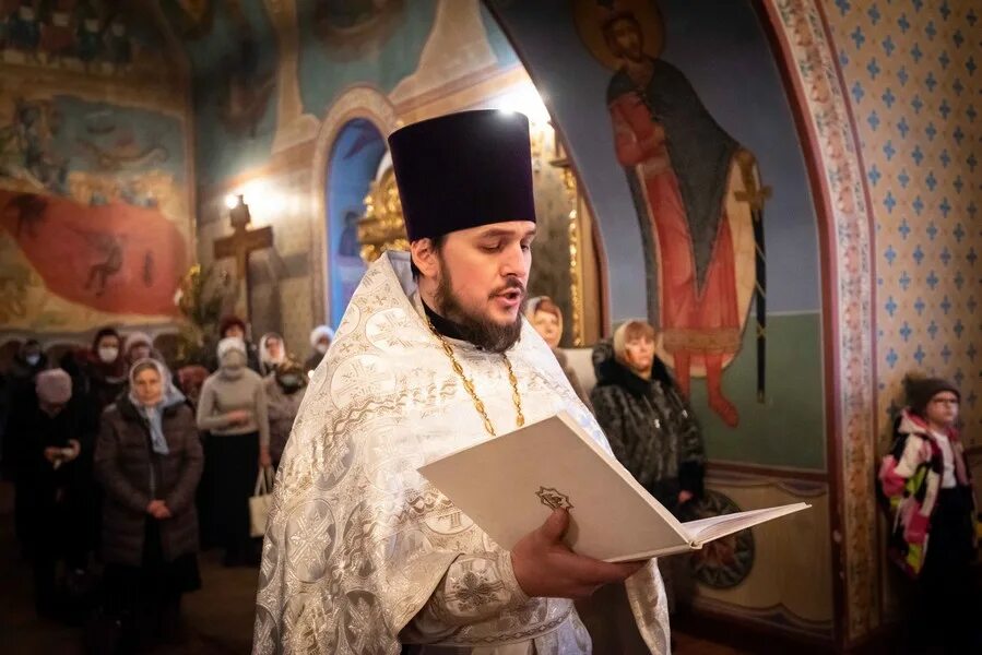 Божественная литургия причащение икона. Вербное воскресенье в храме христа спасителя. Литургия у православных. Утреня богослужение. Литургия у православных.