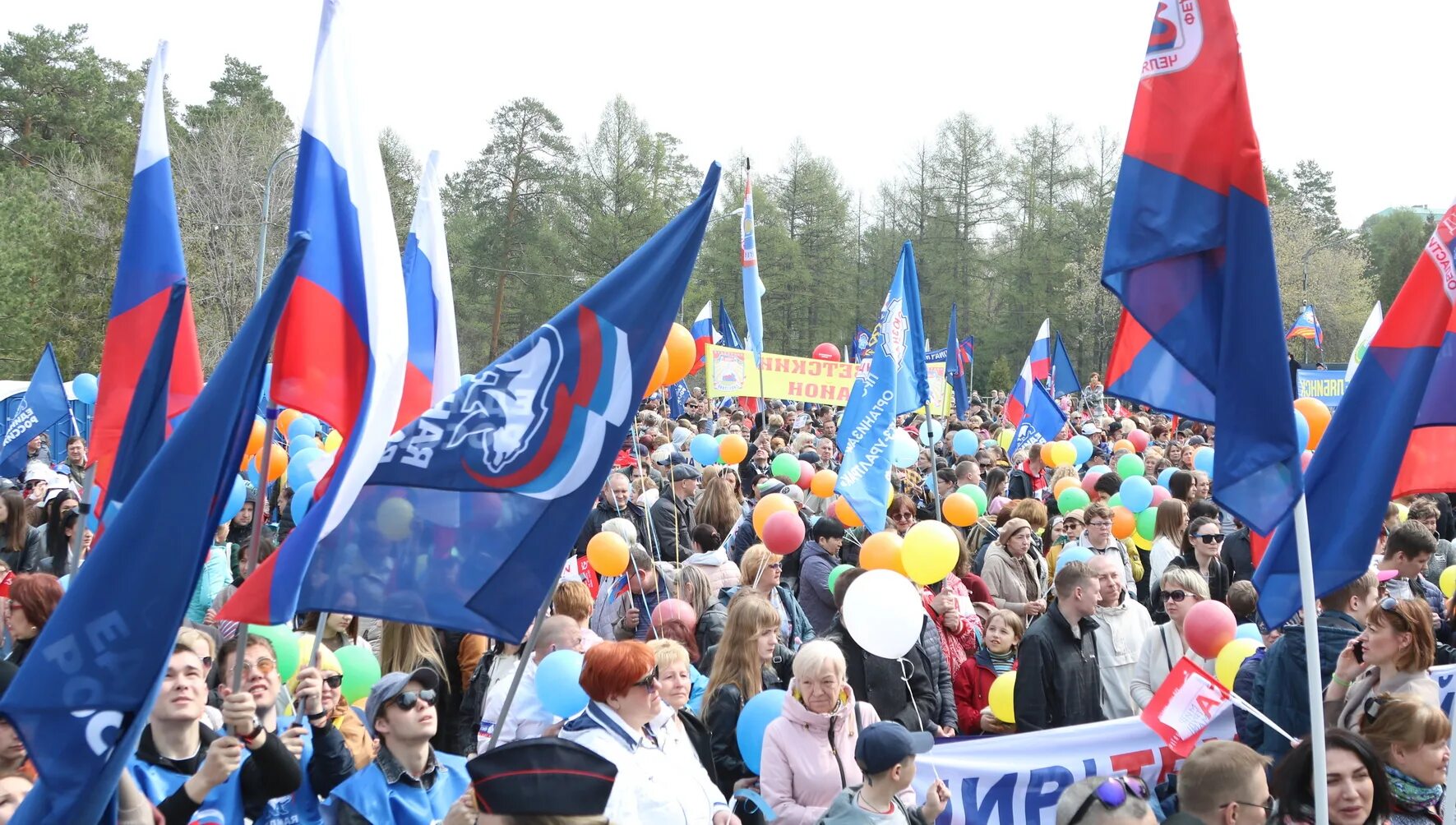 1 мая в россии. Парад победы 9 мая 2022 в москве. Р ф май. Военные рф на красной площади. Военный парад на красной площади в москве.