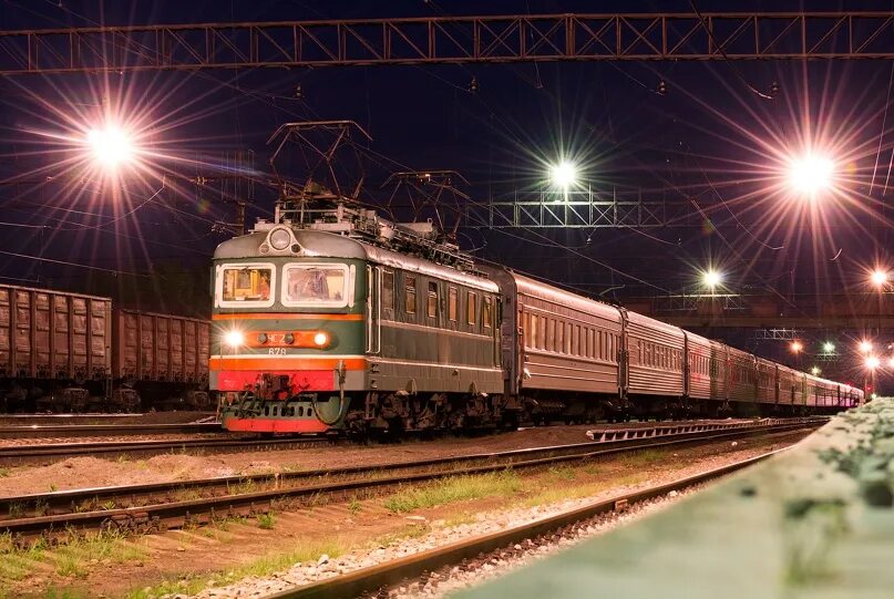 Барабинск москва поезд. Чс2 барабинск депо барабинск. чс2 тчэ-3 барабинск. памятник электровоз чс2-010 барабинск. железнодорожная станция барабинск.