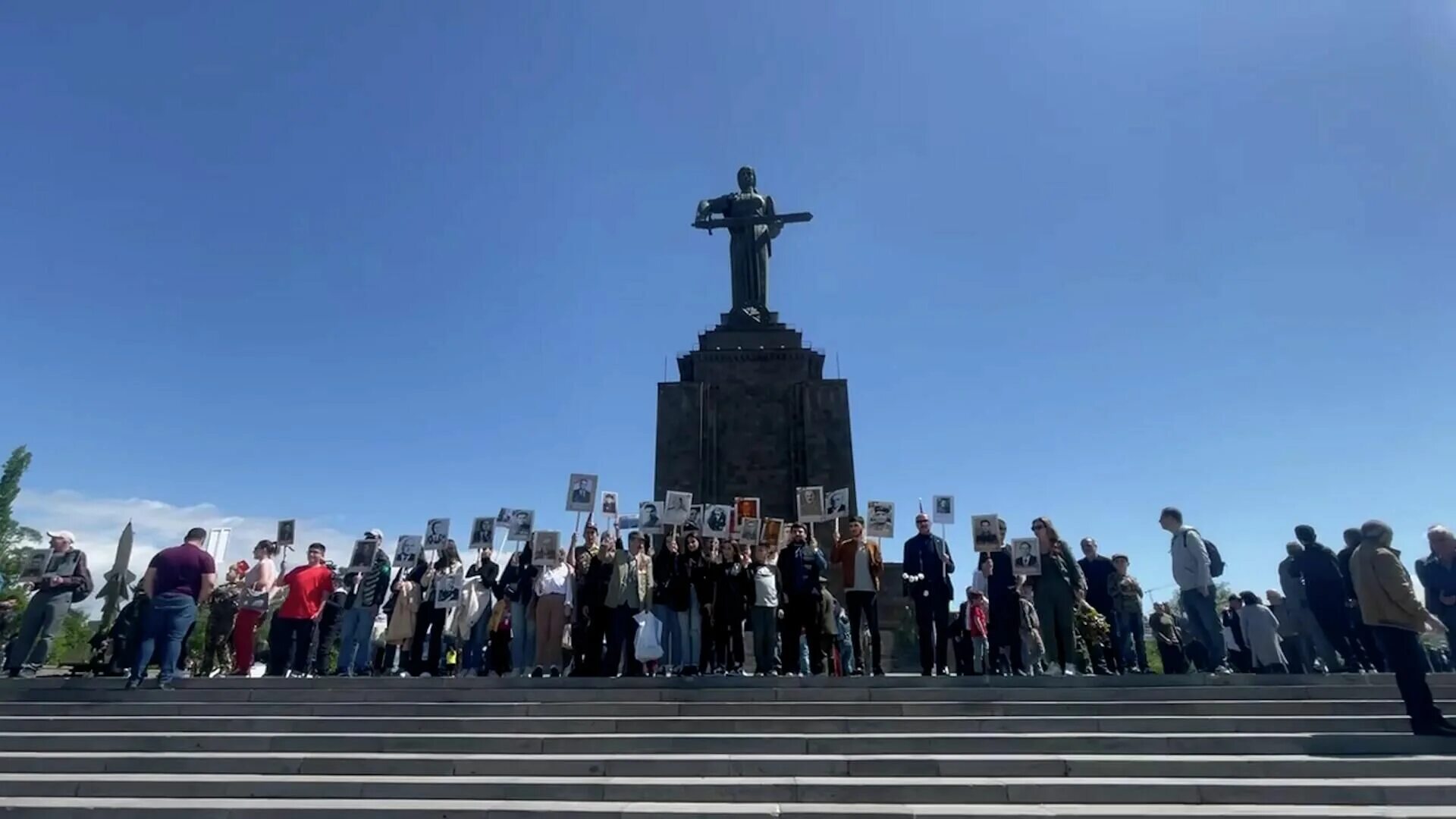 Победа ереван. Бессмертный полк в Ереване 2023. Парк Победы Ереван. Парад в Армении 2022. День Победы Ереван.