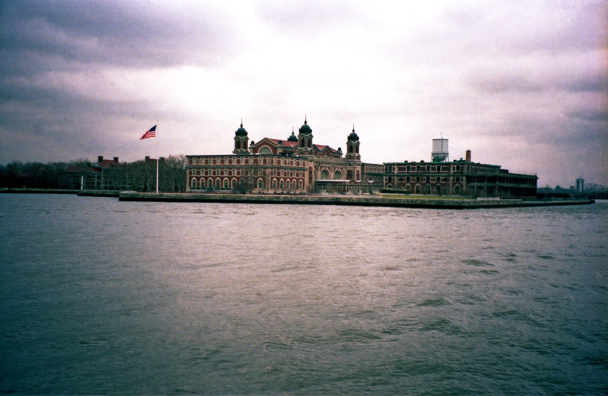 Ellis Island Museum. Островной 1996. Ellis Island Google Map sunk ship.