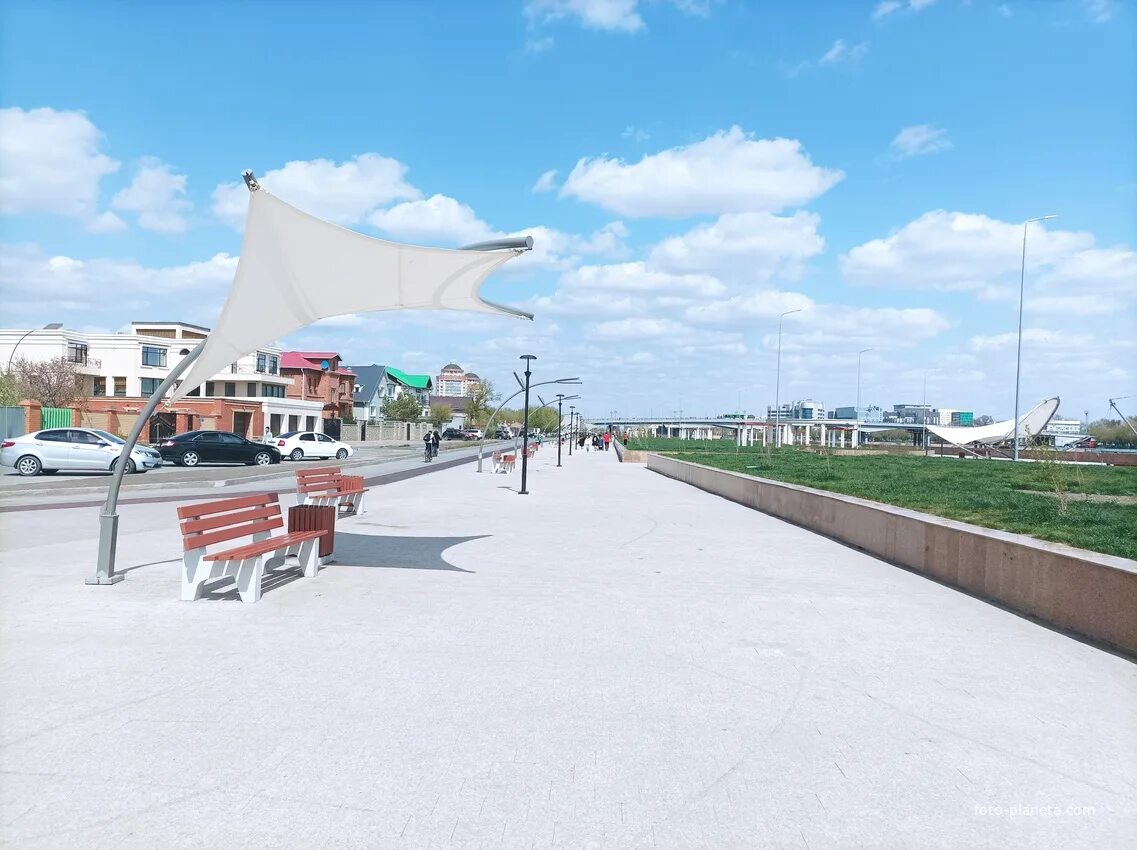 Атырау. Набережная нурсултан. Ретро парк атырау. Атырау набережная. Атырау красивый город.