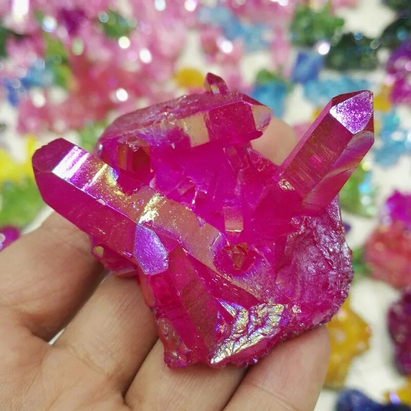 Природные кристаллы. Турмалин радужный кварц. Разноцветные драгоценные камни. Разные кристаллы. Кристаллы разных цветов.
