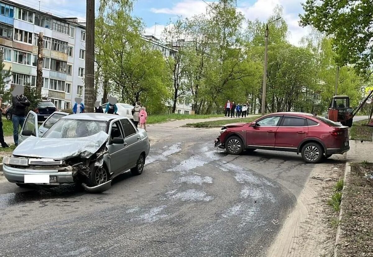 Брянск подслушано типичный новости брянска. Дорожно-транспортное происшествие.