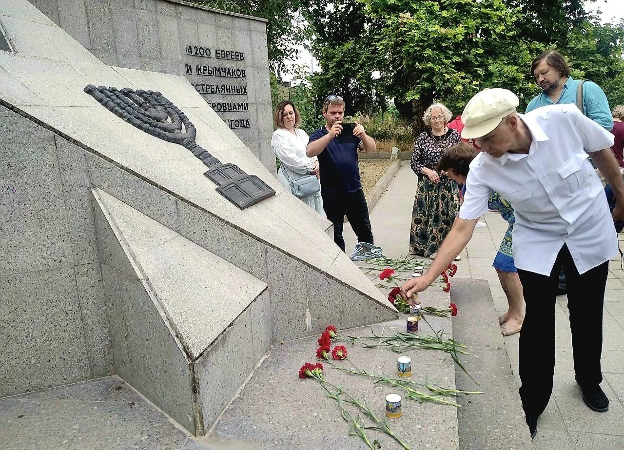 памятник жертвам фашизма в россии. памятники жертвам холокоста памятники жертвам. мемориалы жертвам холокоста в россии. 27 января память жертв холокоста. памятник звезда давида волгоград.