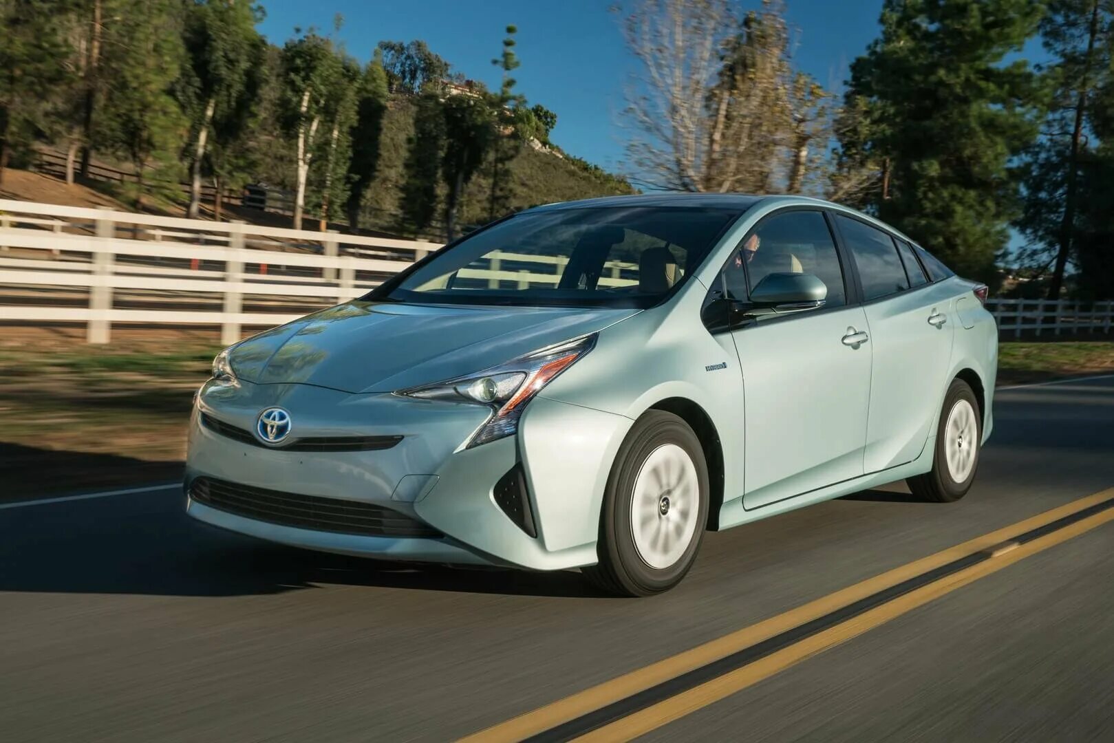 Тойота приус спб. Toyota prius 1. Тойота приус спб. Тойота приус 2022. Термос тойота приус 30.