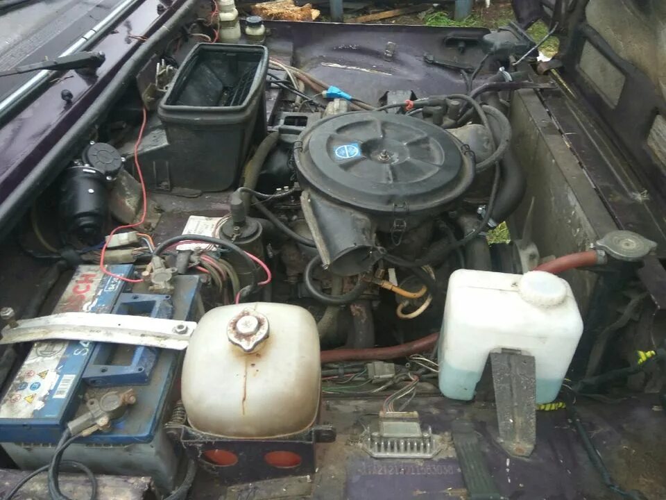 подкапотка нива 2121. под капот ваз 21213 карбюратор. подкапотка нива 21213. 21213 под капотом. подкапотка нива 21214.