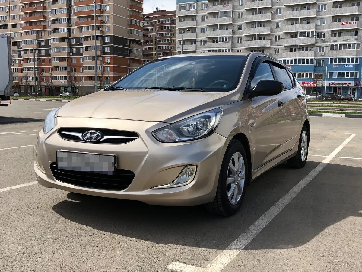 Hyundai solaris 2014 бежевый. Хендай солярис 2013. 6 2019. Хендай бежевого цвета. Hхундай солярис бежевый.