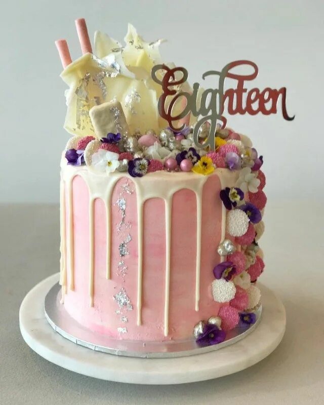 Pink chocolate cake Candy birthday cakes, Crazy cakes, Chocolate cake decoration