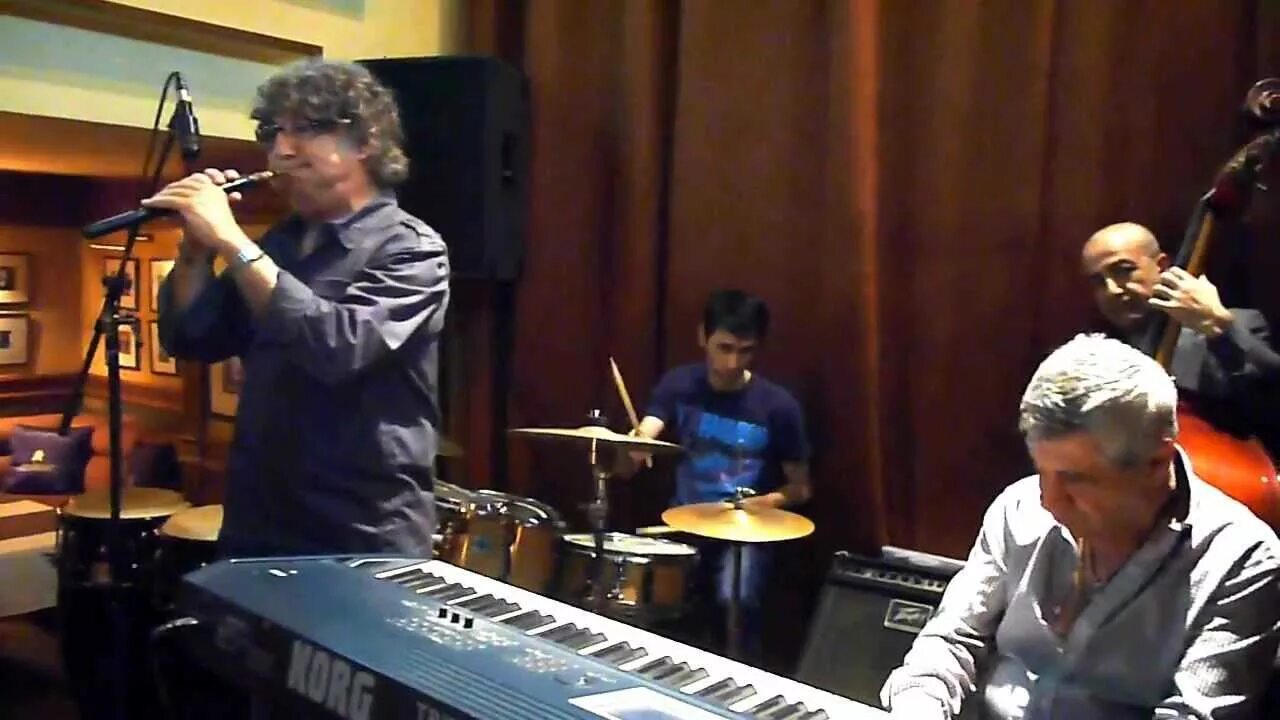 Улиханян клуб ереван. Джаз малхаз ереван. Levon malkhasyan trio. Malkhas jazz club ереван. Улиханян клуб ереван джаз.