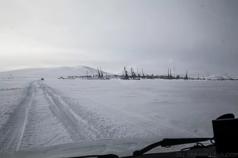 Порт тикси какое море. Тикси. морской порт тикси. тикси морские ворота. поселок быковский тикси.