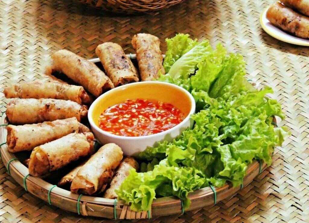 Нэм вьетнамские. Нэм Вьетнамская кухня. Нэм Нэм Вьетнамская кухня. Нэм РАН. Бун Нэм.