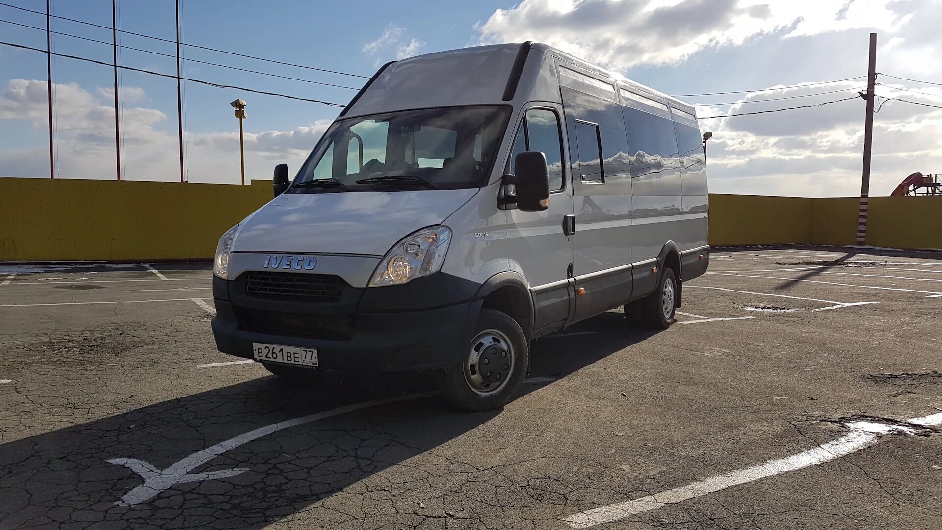 Ивеко 20 мест. Ивеко Дейли автобус. Автобус Iveco Daily 2013. Iveco Daily микроавтобус 2013.