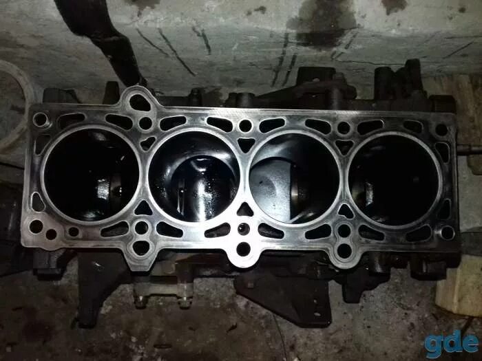 Блок двигателя волга сайбер. 4 головка. Блок цилиндров крайслер 2. Головка блока цилиндра крайслер пт крузер. Блок двигателя chrysler edz 2.