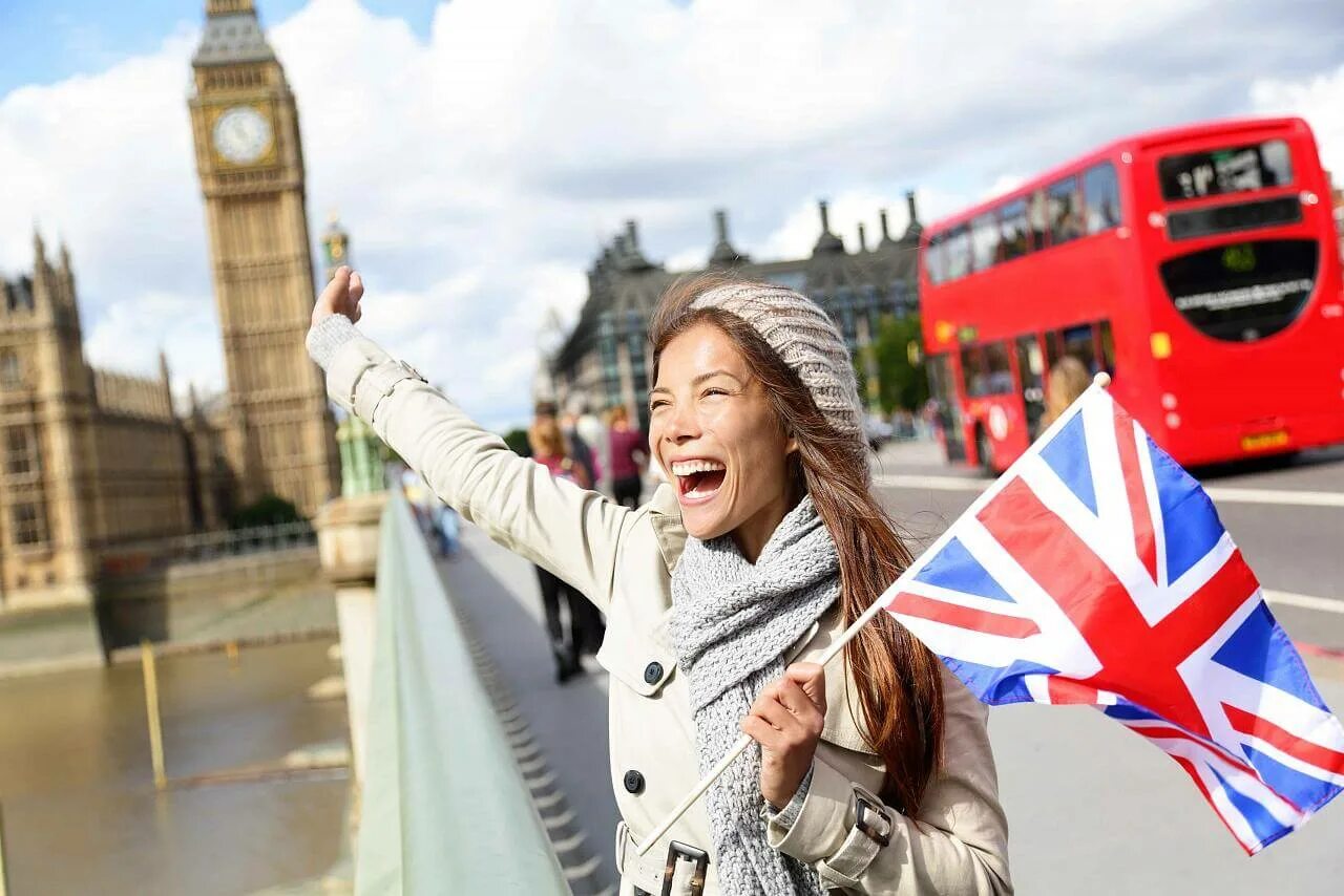 English women 1. Туристы в Великобритании. Туристы в Лондоне. Великобритания люди. Лондон люди.