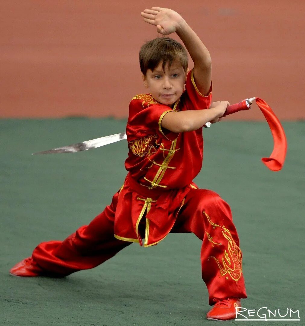 Что такое ушу спорт. Что такое ушу спорт. Wushu taolu. Ушу таолу дети. Ушу таолу дети.