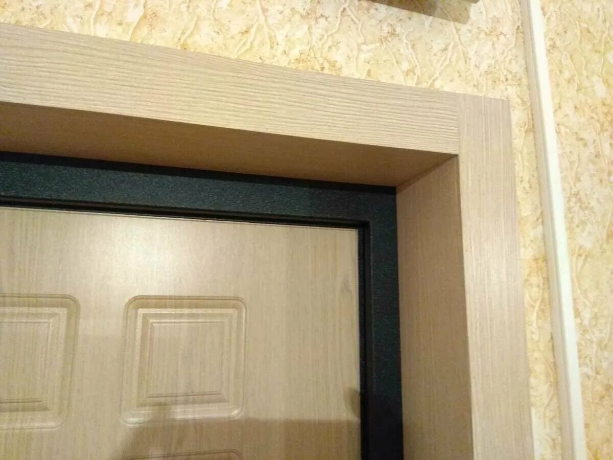 добор дверной входной 400мм. установка доборов наличников межкомнатные. междукомнытная дверей с доборыми. дверная доборная планка 2см. доморы для входной дверия.