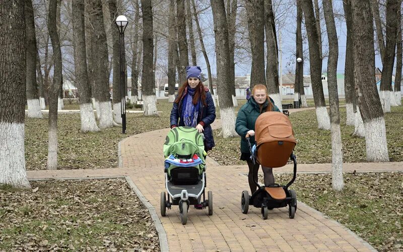 Детский сад кореновск. Парк Радужный Кореновск. Сад грез Кореновск. Кореновск парк культуры и отдыха. Солнечная набережная Кореновск.