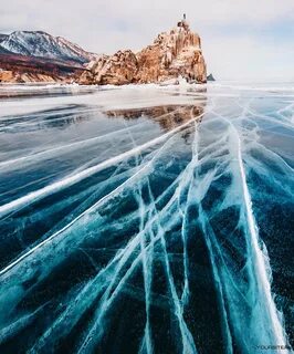 Лед Байкала.
