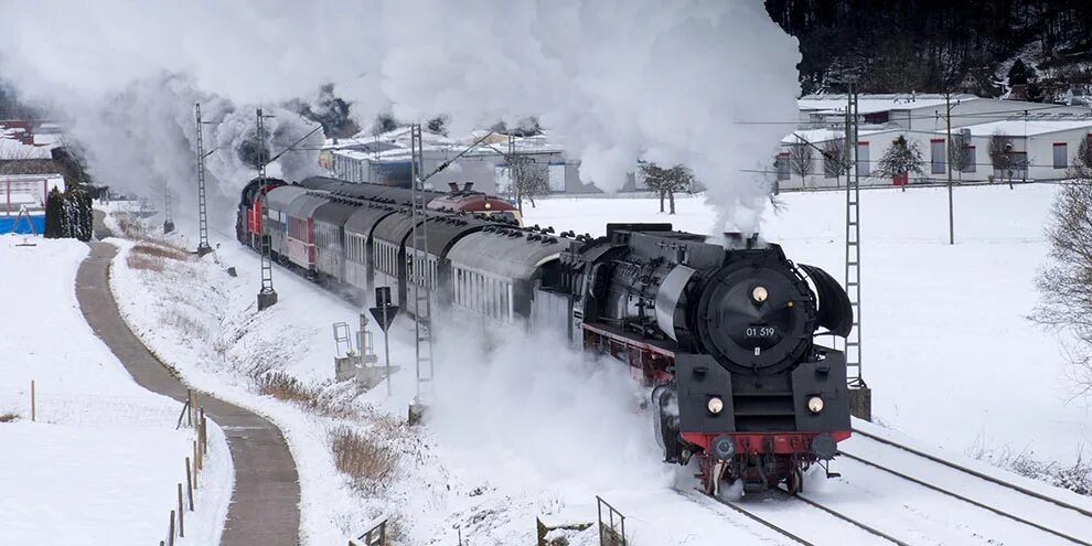 Туристический поезд из екатеринбурга. Рускеальский экспресс. Train паровые картинки. Туристические поезда из Нижнего. Поезда на пару 18950.