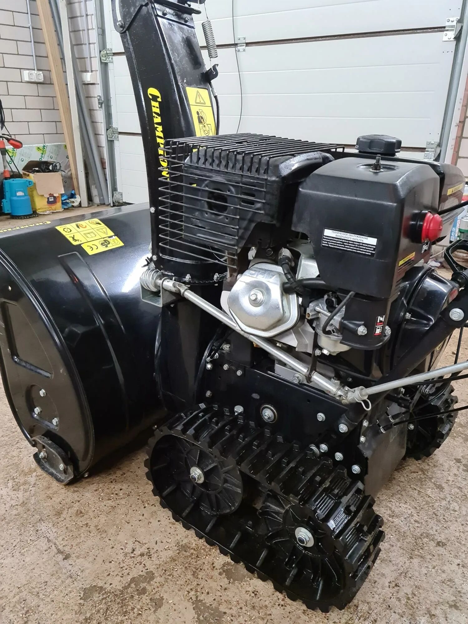 двигатель champion stt1170e. с. снегоуборщик champion stt1170e. снегоуборщик champion stt1170e. Champion гусеничный самоходный снегоуборщик champion stt1170e.