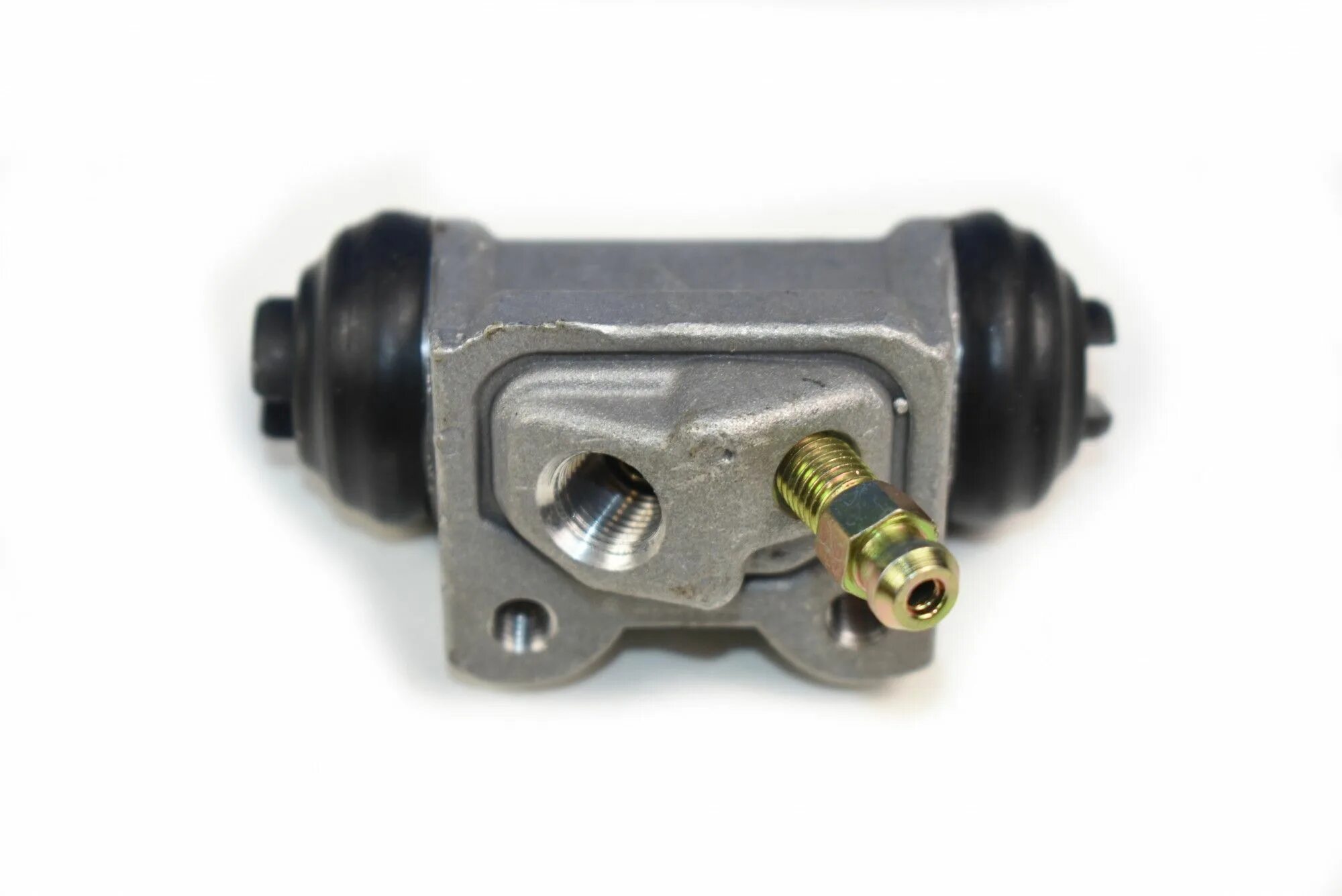 Цилиндр тормозной задний левый исузу nqr75. Задний тормозной цилиндр daewoo matiz. Цилиндр тормозной задний rio 2. Цилиндр тормозной задний рено дастер 4х4 левый и правый. Тормозной цилиндр исузу nqr75.