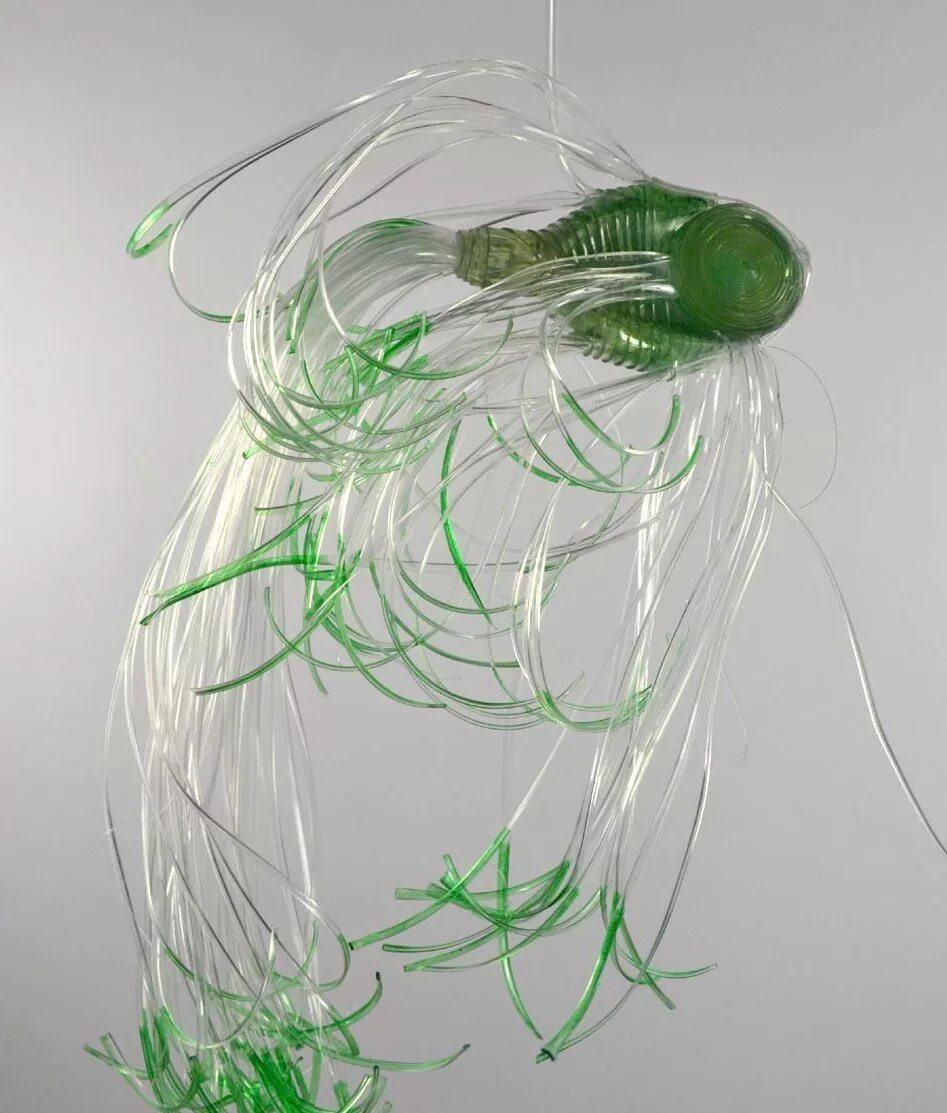 Игрушки из капельницы. Сделать каждую из систем. Сделать каждую из систем. Золотая рыбка из капельницы. Украшения из капельницы.