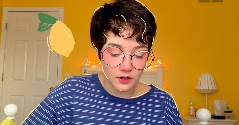 Cavetown 2022. Кристофер Cavetown. Chloe Moriondo Lemon boy. Lemon boy