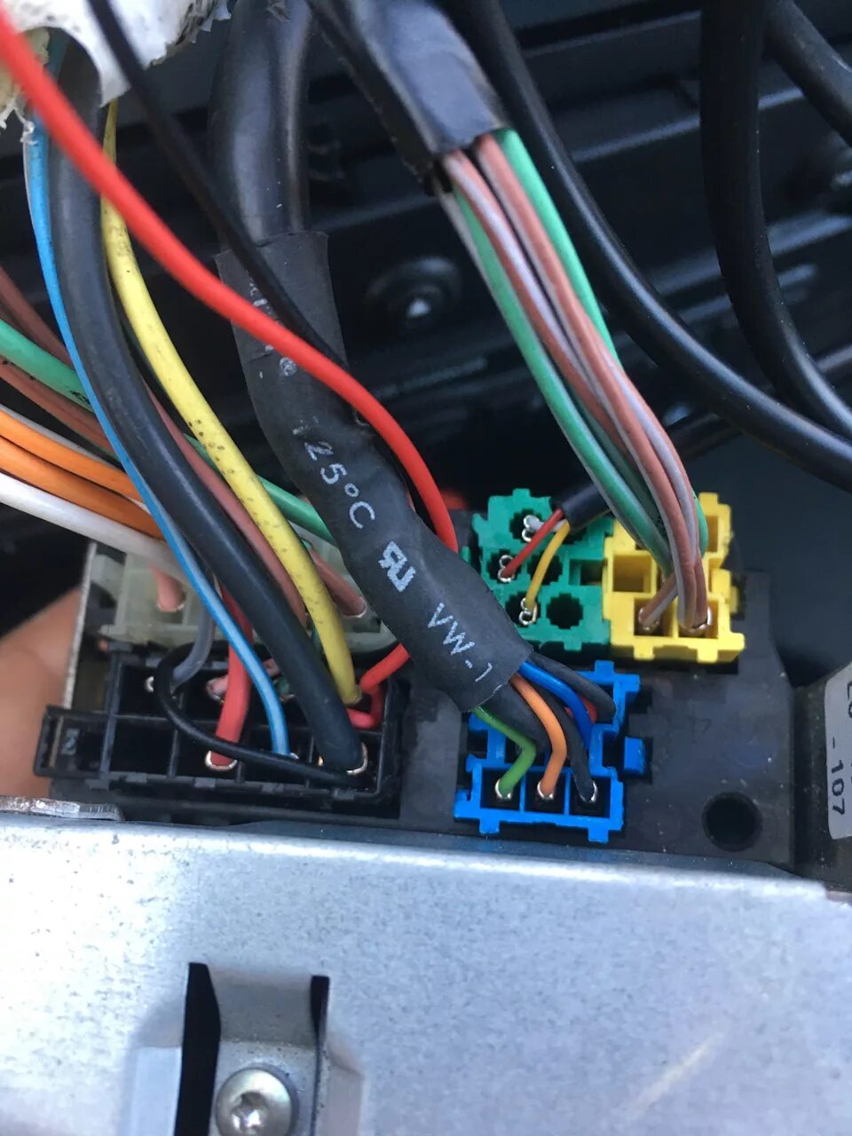 Подключение сабвуфера штатной магнитоле рено AUX к штатной магнитоле. Renault Symbol, 1,4 л, 2010 года автозвук DRIVE2