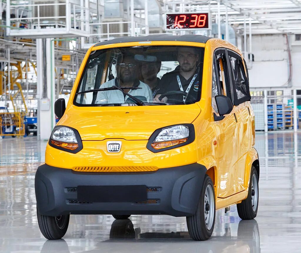 Куплю самый дешевый автомобиль. Индийская машина Bajaj. Bajaj Qute. Индийская малолитражка Bajaj. Bajaj Qute car.