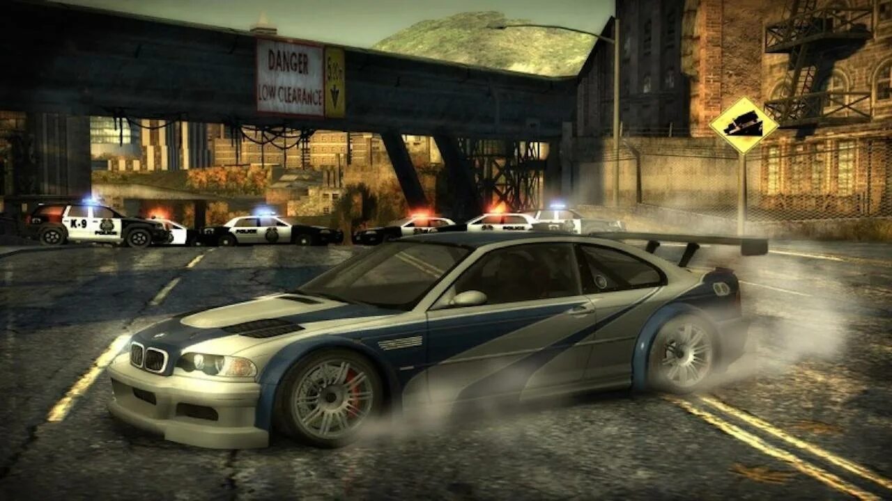 Need for Speed most wanted 2005 обои BMW. NFS most wanted 2005 погоня. Игра NFS most wanted 2005. Гонки NFS most wanted. Most wanted на пк без торрента