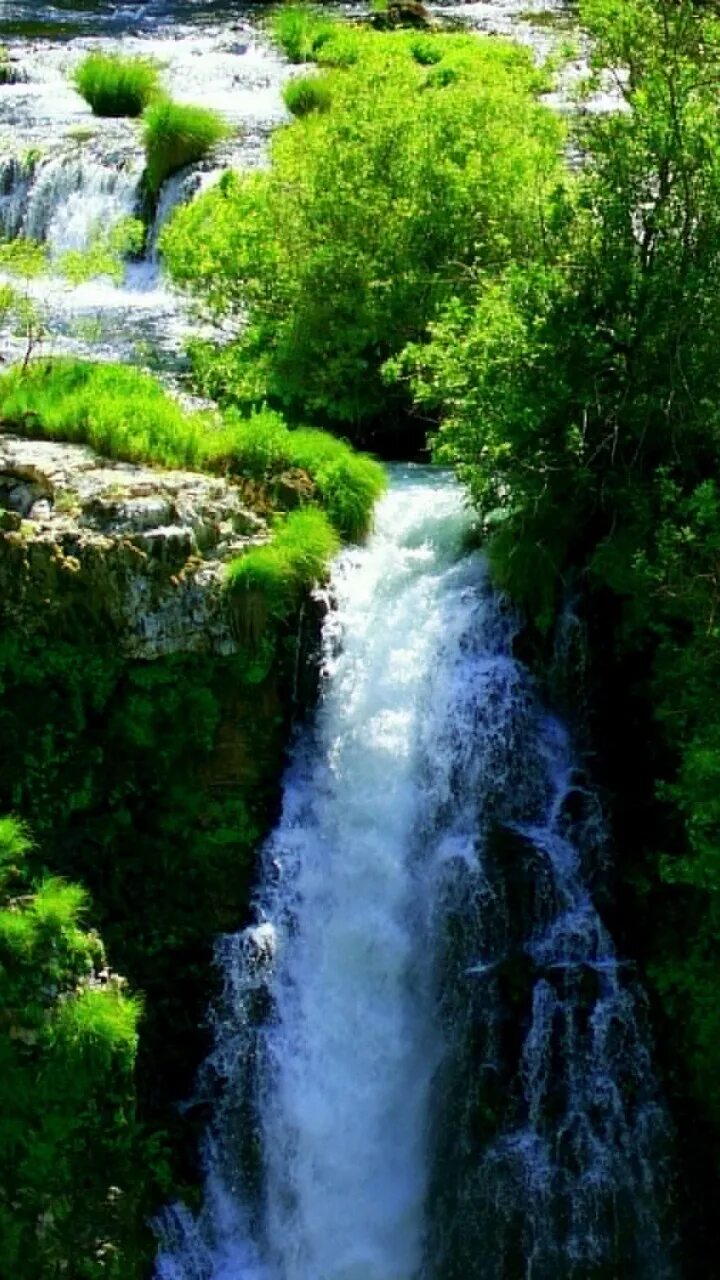 Gifka водопад. Природа водопад Живая водичка. Природа Живая движущаяся. Движущиеся водопады.