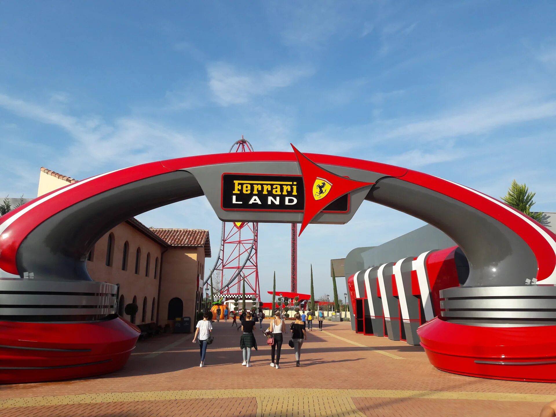 Феррари парк аттракционы. Порт Авентура Феррари. Феррари парк Испания. Ferrari Land аттракционы. Ferrari Land Испания.