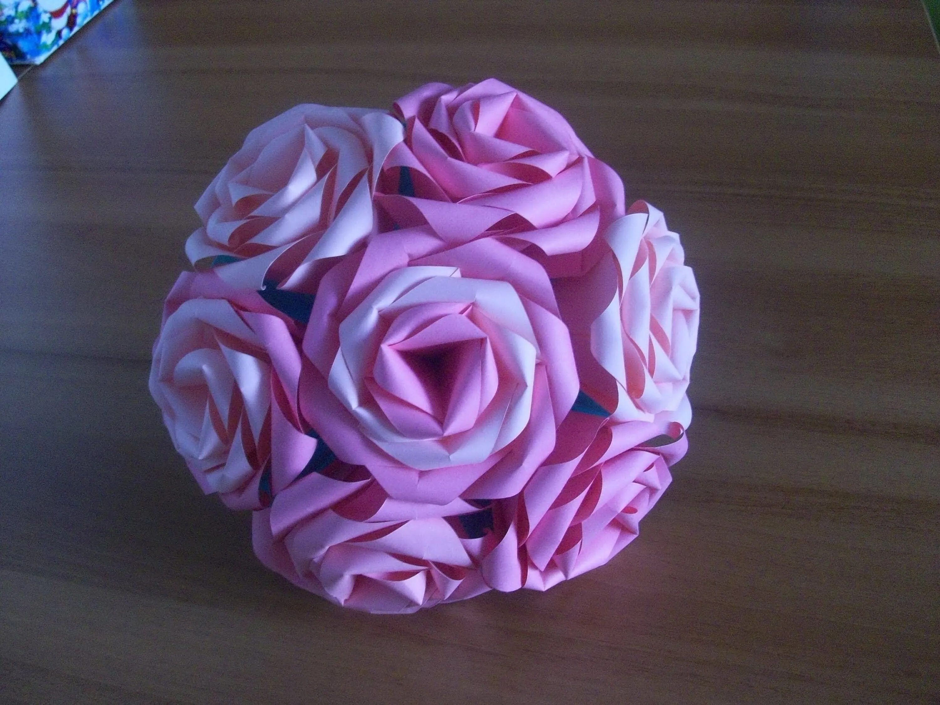 Как сделать цветы из бумаги без клея. Цветы из бумаги розы.