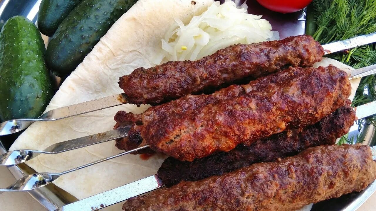 Люля-кебаб Mangal мангал люля. Люля кебаб на шампурах. Шашлык Lula Kebab. Люля кебаб Крупий.