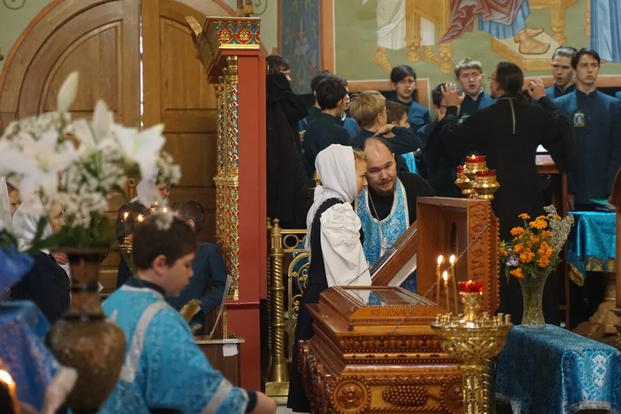 Православный сайт икона матери божьей покрова. Храм покрова пресвятой богородицы в московской духовной академии. Собор покрова пресвятой богородицы новочеркасск. Калининград. Храм покрова в орехово борисово.