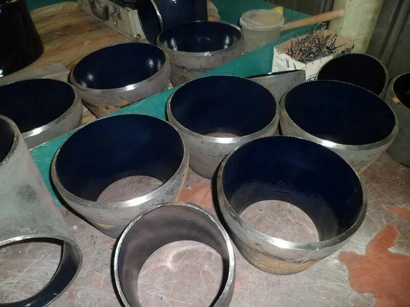 Эпоксидное покрытие чугуна. Эпоксидное покрытие труб. отвод с эпоксидным покрытием. тройники с наружным эпоксидным покрытием. эпоксидное покрытие черное отвод.