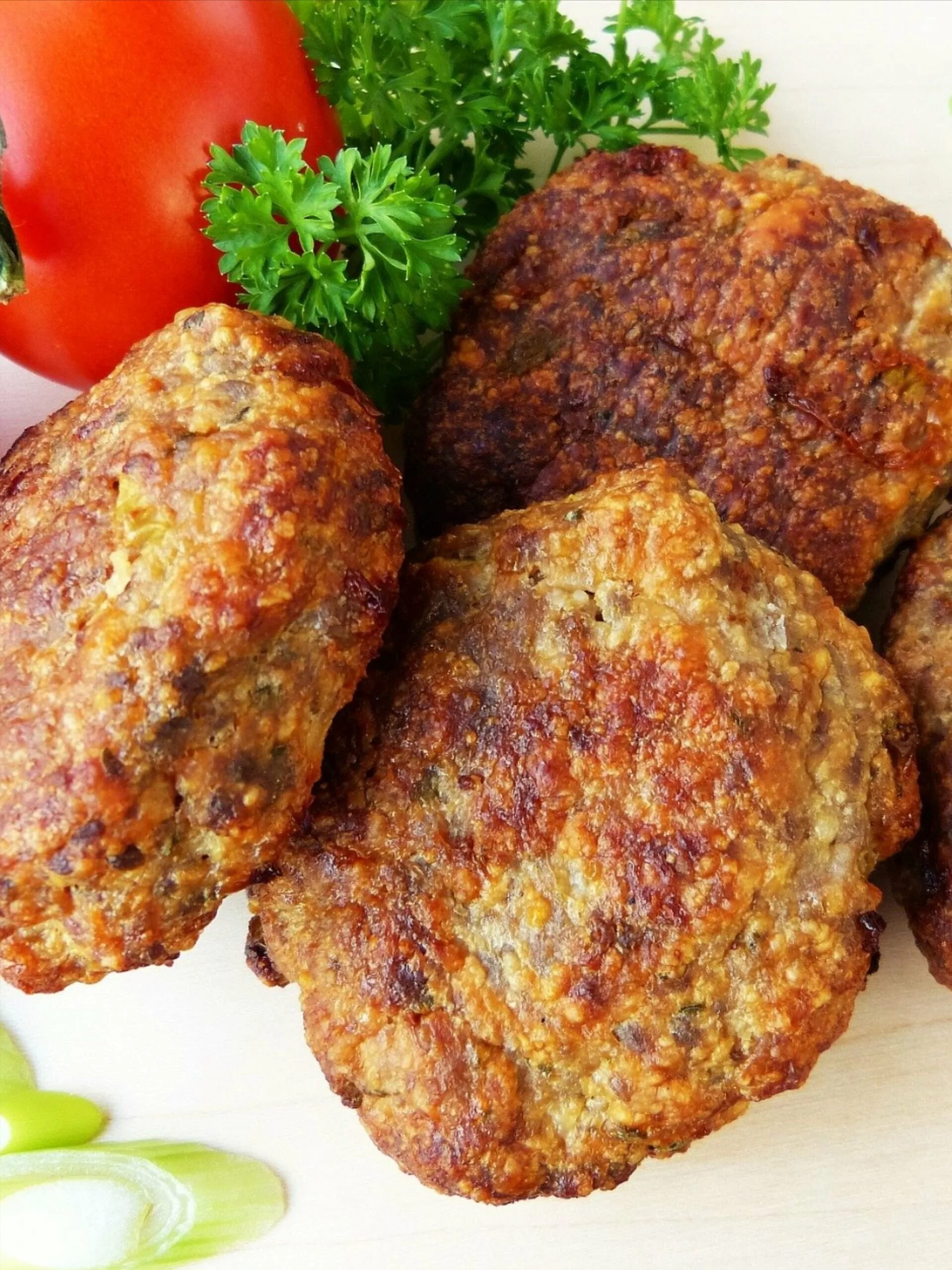Постные котлеты из гречки и картофеля. Котлеты из гречки с грибами. Гречневые котлеты постные. Котлеты из гречки рецепт пошагово. Гречневые котлеты.