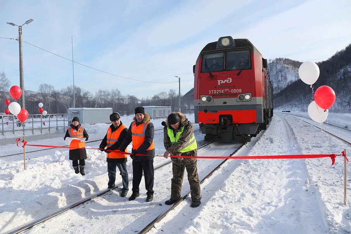 Ржд хабаровск телефон. Станция Акур Хабаровский край. ОАО «РЖД» реконструировало БАМОВСКУЮ станцию Акур в Хабаровском крае. БАМ Хабаровский край станции. Станция БАМА В Комсомольске на Амуре.