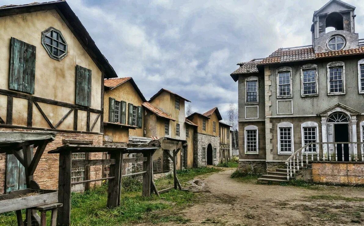 Город-призрак Piligrim Porto («Киногород»). Усадьба Середниково и Киногород Piligrim Porto. Фирсановка усадьба Середниково Киногород. Солнечногорск Киногород Пилигрим. Пилигрим город