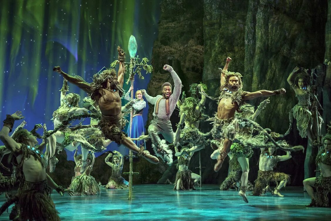 Несколько мюзиклов. Фрагменты мюзиклов. 5 зарубежных мюзиклов. Мюзикл бродвей. Бродвей нью-йорк мюзикл.