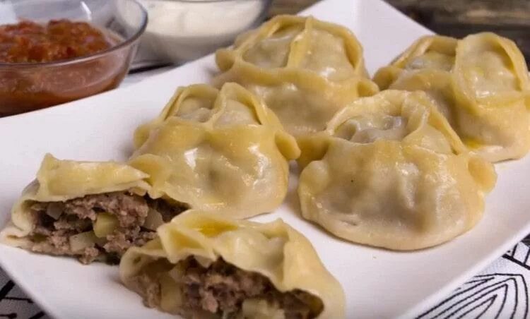 Манты с рубленным мясом рецепт. Манты с картошкой. Манты с картошкой и счсом. Маты с мясом и картошкой. Манты с мясом.