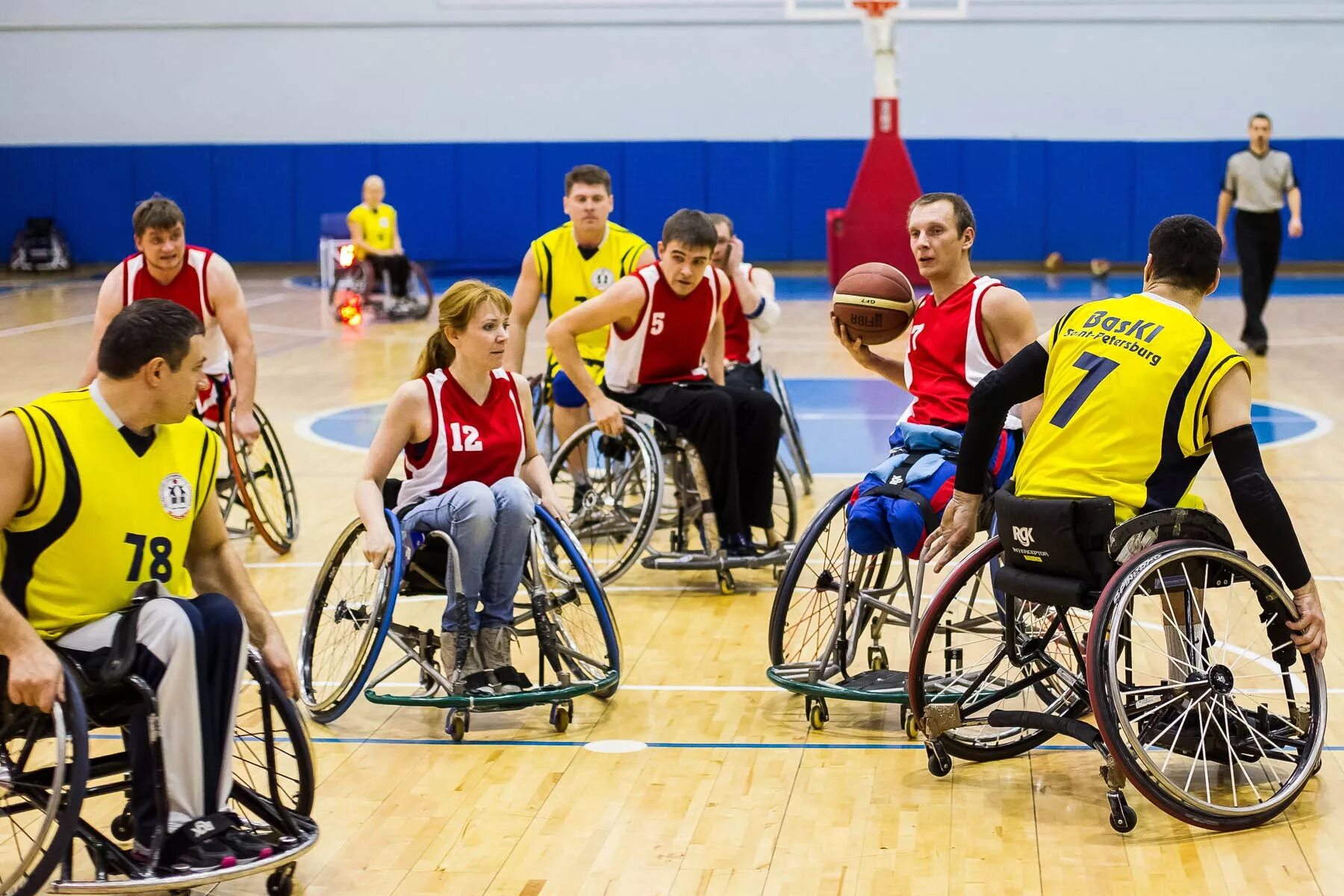 Инвалиды занимаются спортом