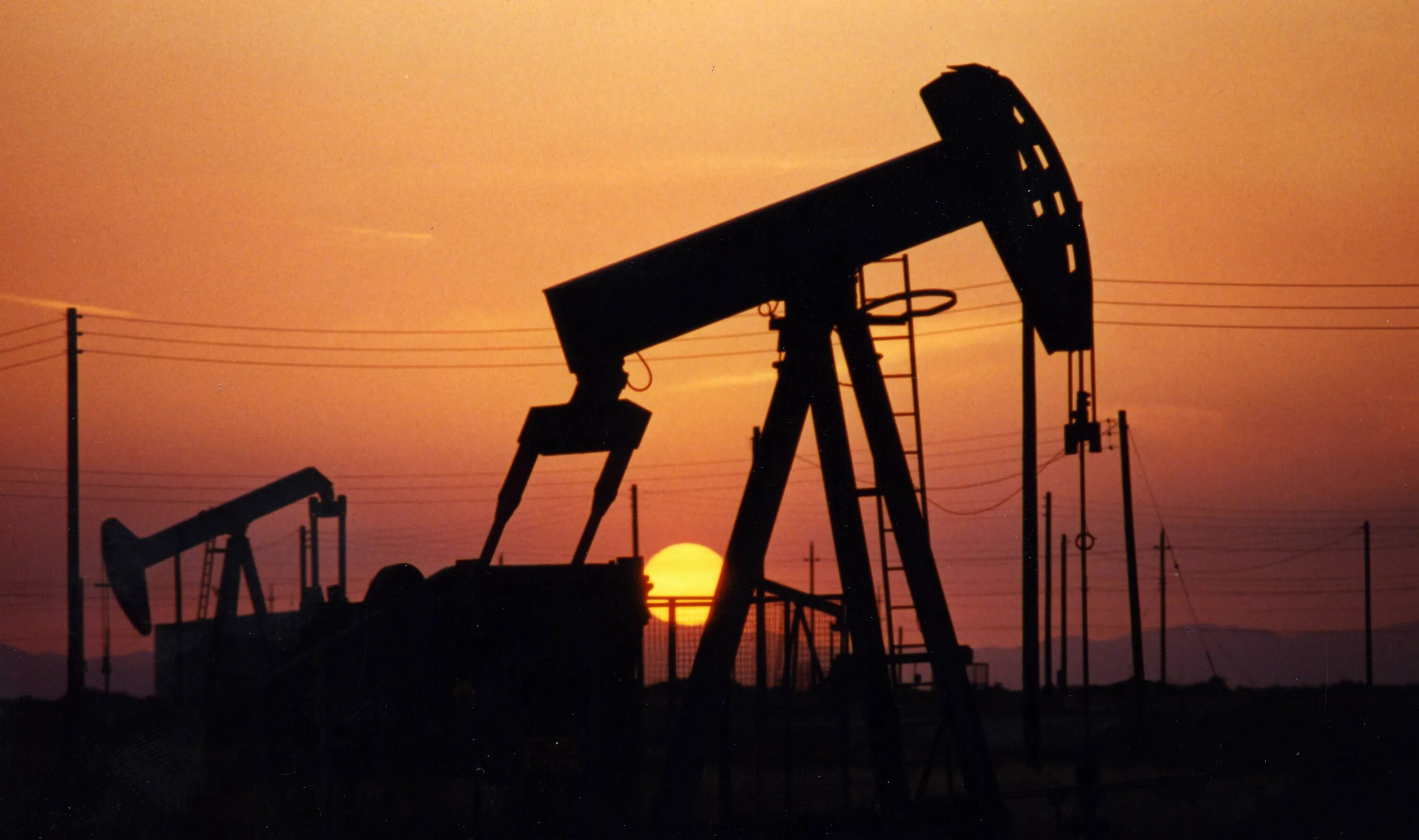 Нефть. Нефтедобыча картинки. Нефть и ГАЗ. Нефтяная и газовая промышленность.