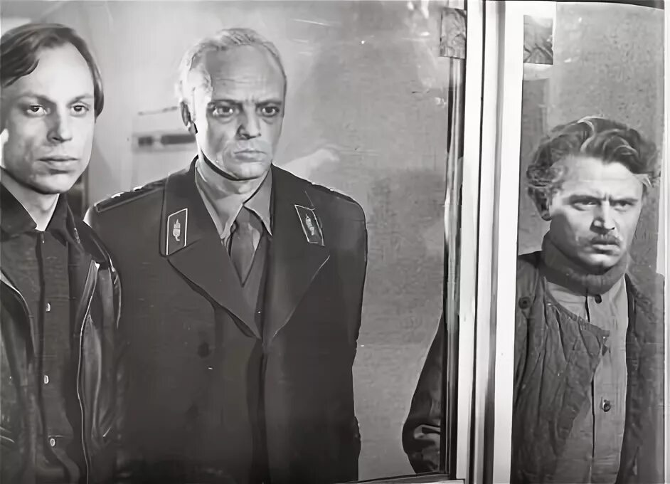 Там за горизонтом 1975. Там за горизонтом плакат фильма. Там за горизонтом фильм 1975 богатырев. Капитан немо дворжецкий. Лариса малеванная актриса.